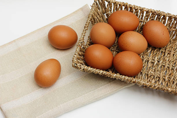 uova - agriculture brown burlap cholesterol foto e immagini stock