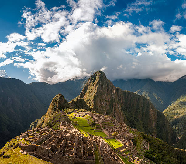 ペルーのマチュピチュ - unesco world heritage site cloud day sunlight ストックフォトと画像