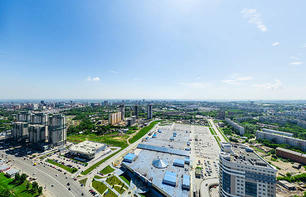 Vue aérienne sur la ville. Paysage urbain. Copter photo. image panoramique. - Photo