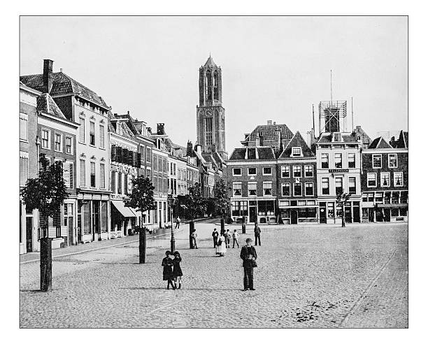kuvapankkikuvitukset aiheesta antiikkinen valokuva aukiosta utrechtissa (alankomaat)-1800-luvulla - shopping street in utrecht netherlands