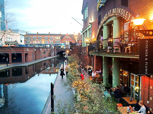 birmingham canali - canal narrow boat nautical vessel england foto e immagini stock