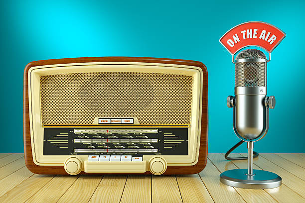 pago Elevado Distraer 700+ Old Time Radio Stock Photos, Pictures & Royalty-Free Images - iStock | Old time radio show, Old time radio microphone pago Elevado Distraer 700+ Old Time Radio Stock Photos, Pictures & Royalty-Free Images - iStock | Old time radio show, Old time radio microphone