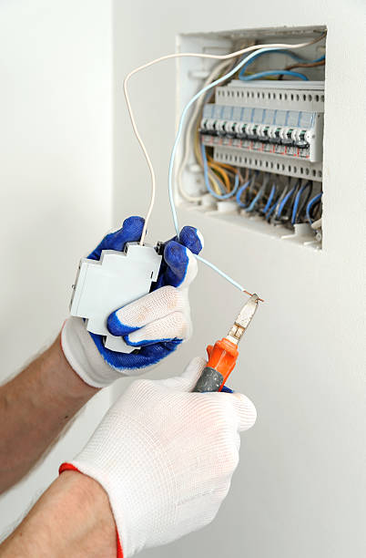 istock Electric shortens electric wire. 578828796