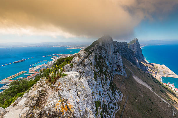 vista di gibilterra rock da upper rock - rock of gibraltar foto e immagini stock