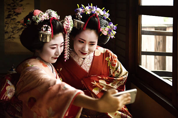 istock Maiko girls photo messaging 579155570