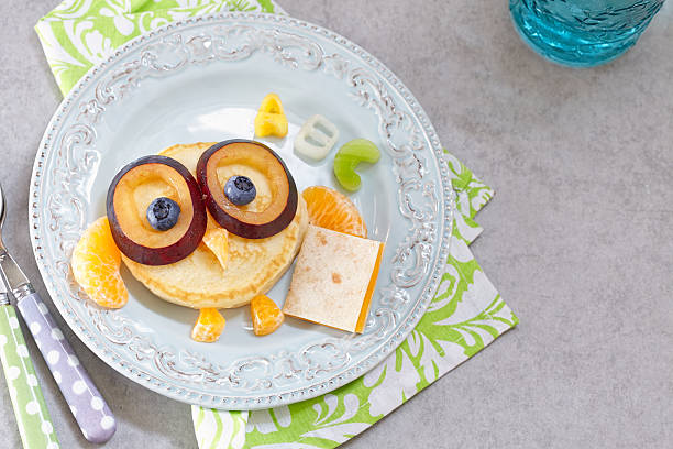 istock Owl pancakes for kids breakfast 579264540