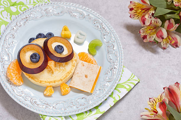 istock Owl pancakes for kids breakfast 579264822