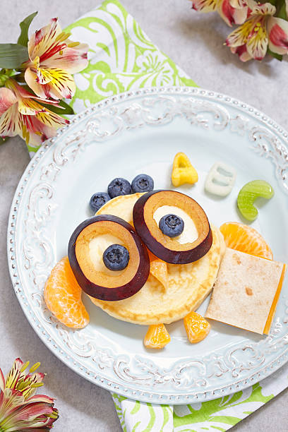 istock Owl pancakes for kids breakfast 579265116