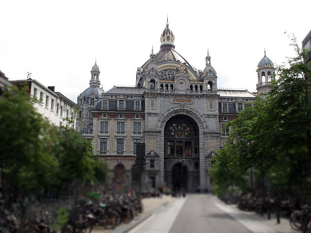 앤트워프 중앙 기차역 건물 외관.벨기에.서유럽 - antwerp station center glass 뉴스 사진 이미지