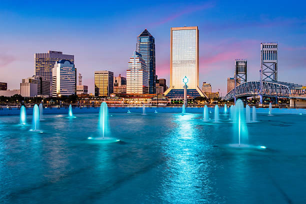 Jacksonville, Florida, USA city skyline at the fountain.