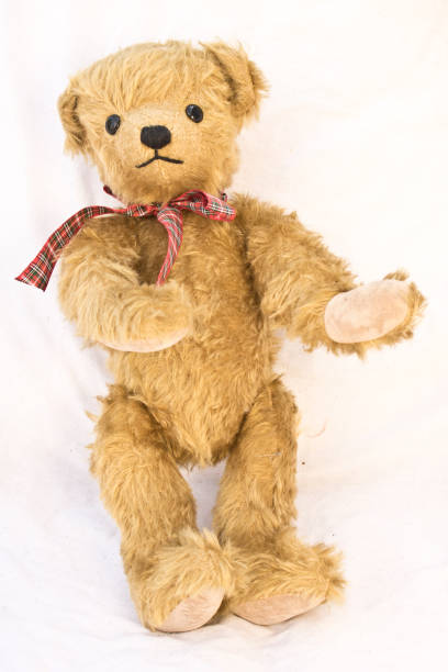 istock Vintage Teddy Bear Isolated 579439592