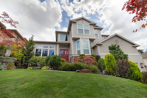 istock Front Lawn of Traditional Home 579441218