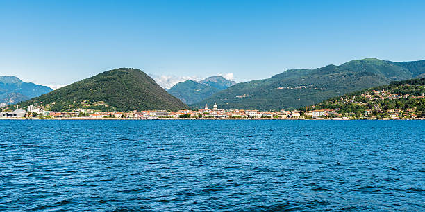 verbania intra am lago maggiore - intra coastal stock-fotos und bilder