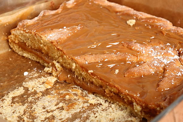 istock Shortcrust pastry cake covered with fudge caramel cream 579447442