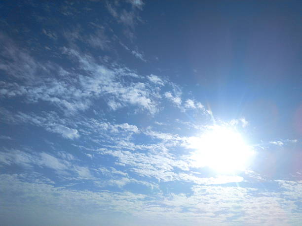 солнце с синим - trichonympha стоковые фото и изображения