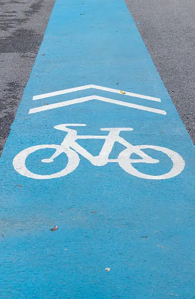 blue bikelane for safty cyclist