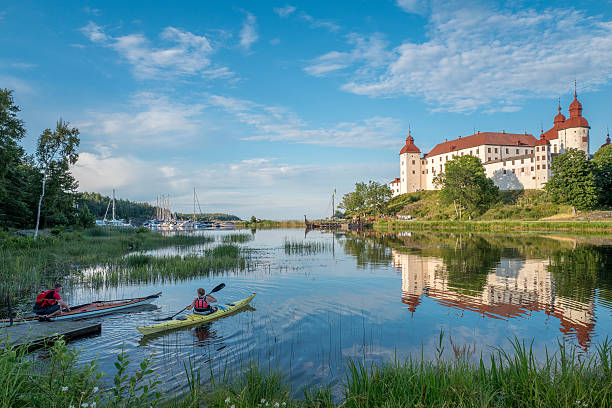 スウェーデンのバナーン湖の夏の夜 - vastergotland ストックフォトと画像