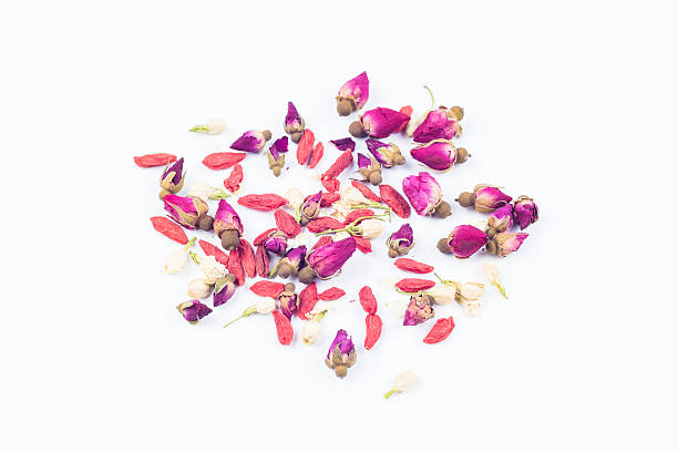 istock The dried medlar，roses and jasmine 580090770