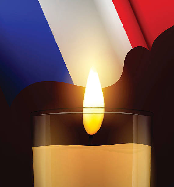 свечи перед национальным флагом франции. - memorial vigil candlelight candle memorial service stock illustrations