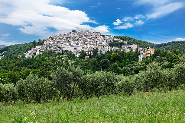 Small village named Pretoro in Chieti Province (Italy) Small village named Pretoro in Chieti Province (Italy) chieti stock pictures, royalty-free photos & images
