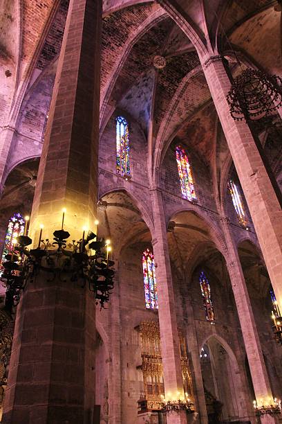 istock palma de majorque - inside of the cathedral 580115008