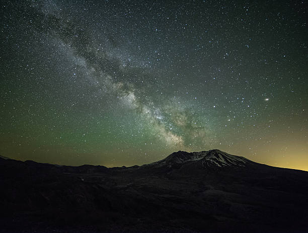 Milky way Eruption out of the Crater The Milkyway bursting from bend Mt St Helens in Washington mount st helens stock pictures, royalty-free photos & images