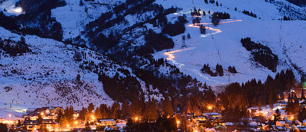 villaggio sciistico, san carlos de bariloche, argentina - argentina landscape scenics south america foto e immagini stock