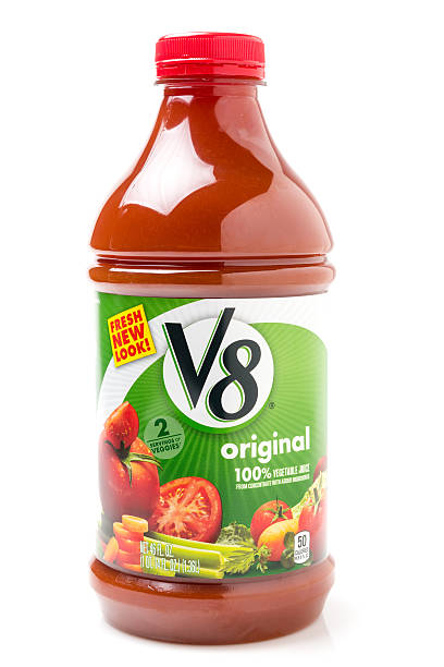 garrafa de v8 100% suco vegetal - campbells - fotografias e filmes do acervo