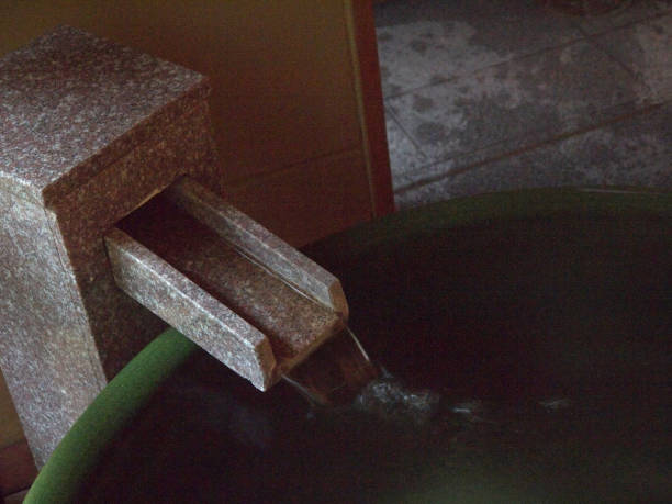 istock Japanese onsen bathtub 582257614