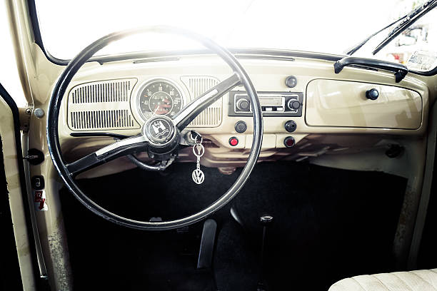 interior del fom 1970 del oldtimer del escarabajo de vw - car obsolete old editorial fotografías e imágenes de stock