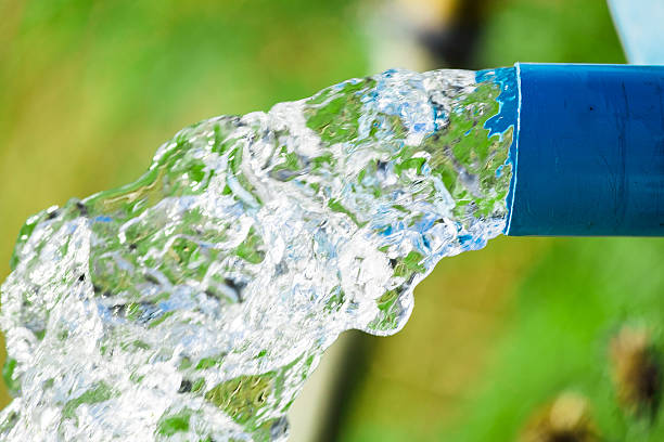 블루 펌프 파이프 물 유량 장비 농업 - fast water 뉴스 사진 이미지