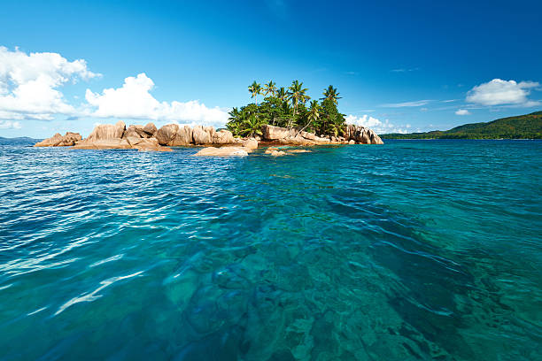 istock Beautiful tropical island 582288916