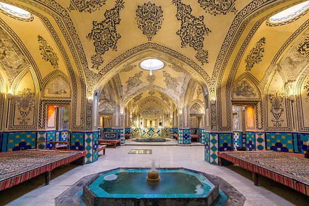 baño histórico del sultán amir ahmad, kashan, irán - fountain house residential structure home interior fotografías e imágenes de stock