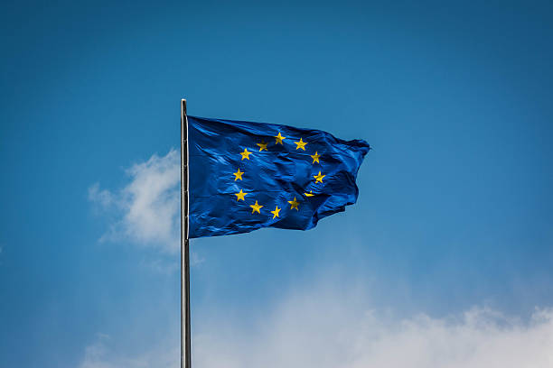 la bandera de la unión europea. - europa continente fotos fotografías e imágenes de stock