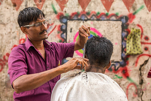Roadside Barber Shop Downtown In Mumbai Maharashtra State India Stock Photo  - Download Image Now - iStock