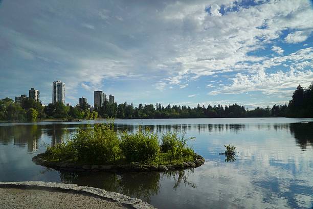 istock Lost Lagoon, Stanley Park, Vancouver 582311070