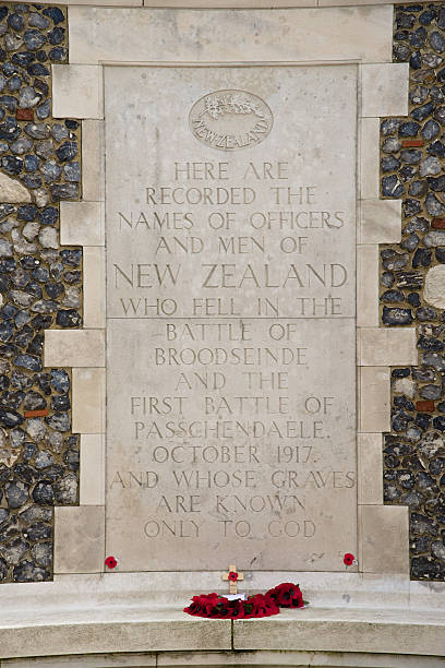 мемориал тайн кот новой зеландии пропавшим без вести, лепер, бельгия - flanders war grave war memorial стоковые фото и изображения
