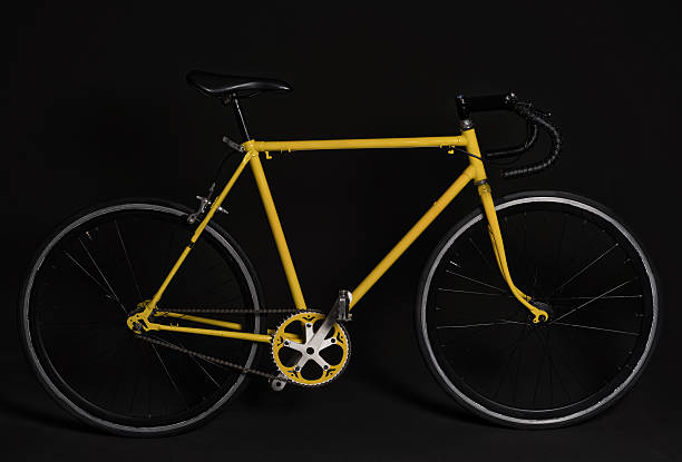 giallo bicicletta - racing bicycle bicycle cycling yellow foto e immagini stock