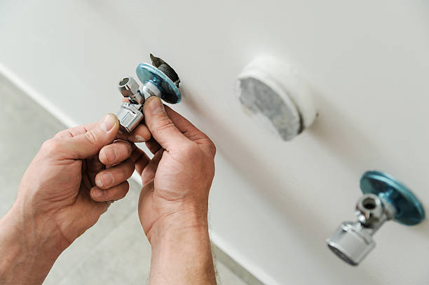 istock Plumber sets angel valve. 583697958