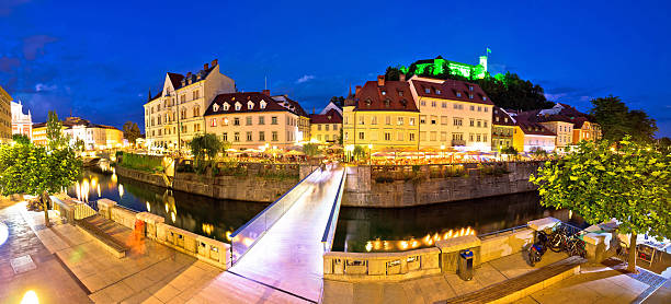 istock Evening panorama of Ljubljana river, architecture and castle 583698190