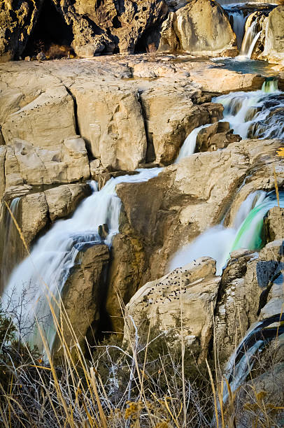 cataratas camas dobles - idaho waterfall natural landmark extreme terrain fotografías e imágenes de stock