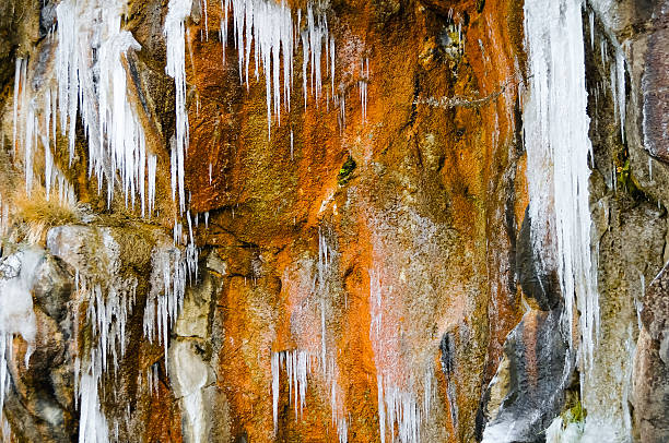 icicles galore - idaho waterfall natural landmark extreme terrain - fotografias e filmes do acervo