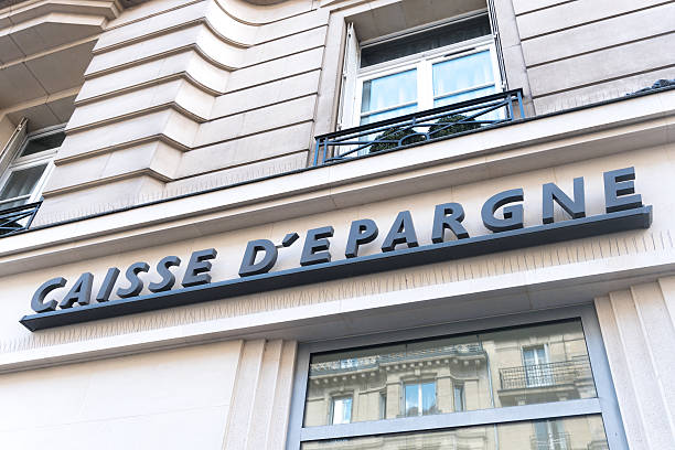 parís, francia - 28 de abril de 2016: insignia de la caisse d'épargne - intellectual property brand name branding symbol fotografías e imágenes de stock