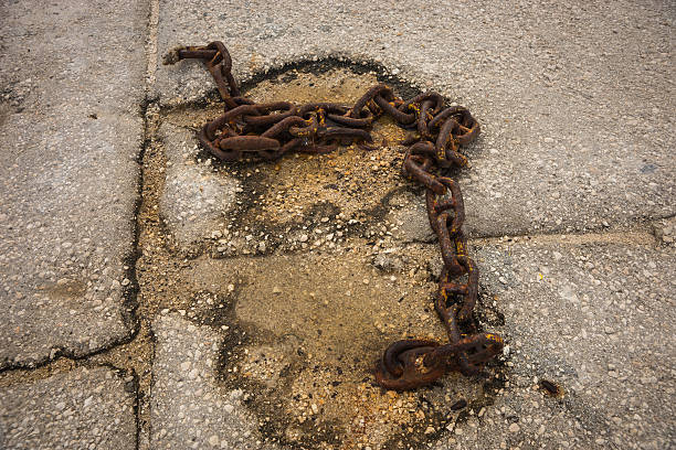 istock Old rusty ship chain, Kefalonia, Greece 583837184