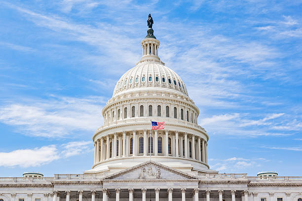 dôme du capitole des états-unis  - capitales internationales photos et images de collection