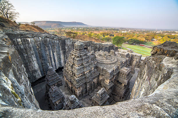 świątynia kailas w kompleksie jaskiń ellora w indiach - india statue carving history zdjęcia i obrazy z banku zdjęć