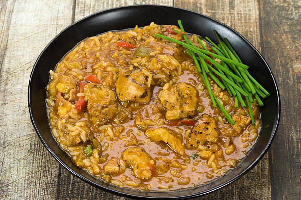 cajun pollo gumbo - creole food food studio shot nobody fotografías e imágenes de stock