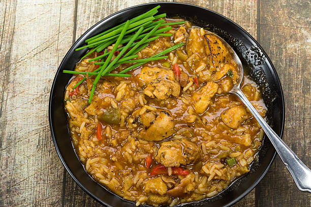 poulet cajun gumbo - creole food food studio shot nobody photos et images de collection