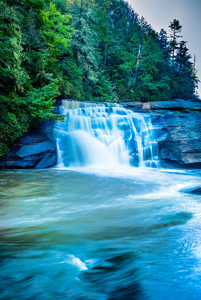 triple falls al dupont state recreational forest park - triple falls immagine foto e immagini stock