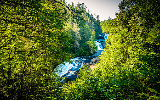 górny widok na triple falls w zachodniej karolinie północnej - triple falls obrazy zdjęcia i obrazy z banku zdjęć